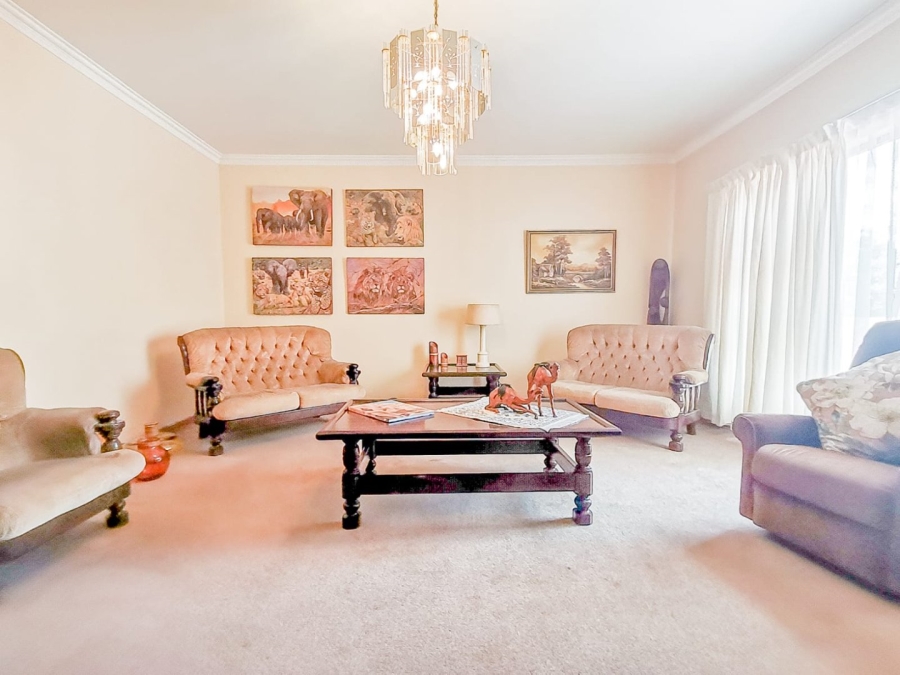 7 Bedroom Property for Sale in Parklands Western Cape